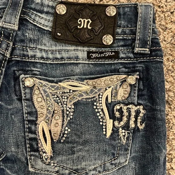 Miss Me Buckle Womens jeans. Size 25 Regular. Boot cut. - Picture 1 of 4